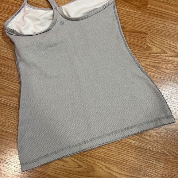 LULULEMON GREY WHITE STRIPE TANK TOP WOMEN SIZE 6 - Picture 8 of 8